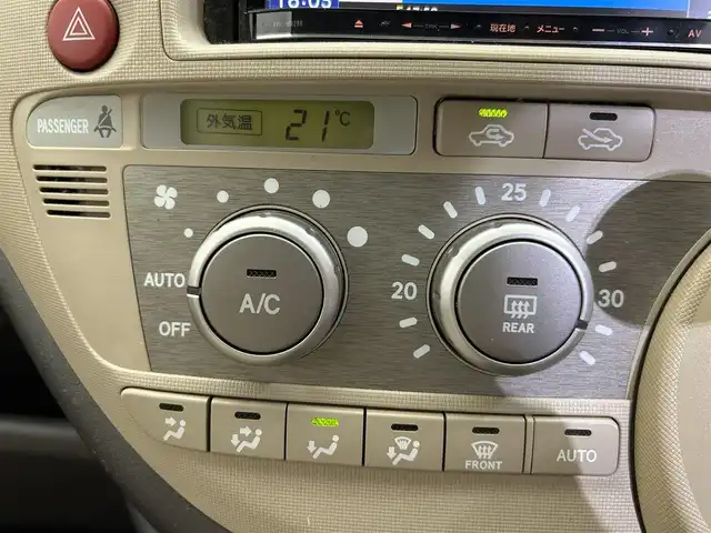 トヨタ シエンタ G 愛媛県 2008(平20)年 12.1万km ライトグリーンメタリック 社外メモリナビ　Bluetooth　CD　DVD　フルセグ　両側パワースライドドア　ナノイー　電格ミラー　ウインカーミラー　ドアバイザー　リモコンキー　スペアキー　キーレス　キセノンヘッドライト