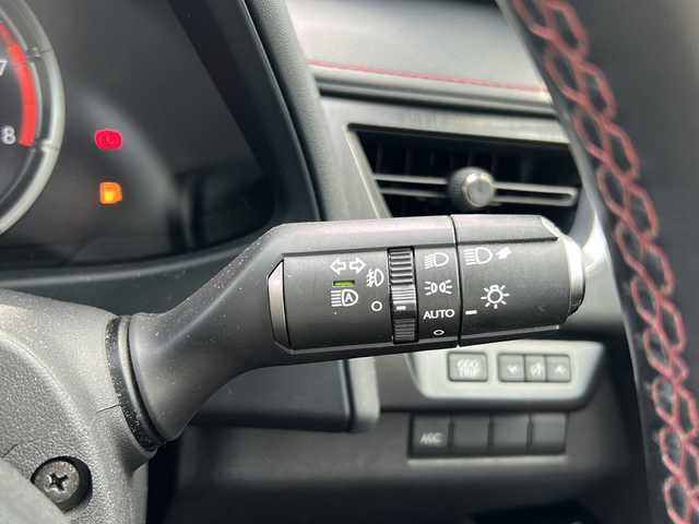 レクサス ＵＸ 200 Fスポーツ 大阪府 2020(令2)年 6.8万km ホワイトノーヴァガラスフレーク プリクラッシュセーフティ　ナビ　三眼ＬＥＤ　サンルーフ　革シート　前席シートヒーター　ハンドルヒーター　前席パワーシート　レーダークルコン　パワーバックドア　バックカメラ　ＣＤ　ＤＶＤ　ＢＴ　USB フルセグTV ＥＴＣ　