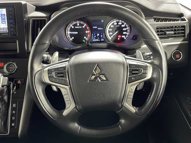 三菱 デリカＤ：５ アーバンギア G パワーパッケージ 広島県 2019(令1)年 4.3万km ダイヤモンドブラックマイカ 衝突軽減ブレーキ/ALPINE11型ナビ/・CD/DVD/MSV/Bluetooth/フルセグ/社外フリップダウンモニター【TVW-FW1020】/全周囲カメラ/両後パワースライドドア/パワーバックドア/左後オートステップ/レーンキープアシスト/ブラインドスポットモニター/オートマチックハイビーム/アダプティブクルーズコントロール/運転席パワーシート/前席シートヒーター/スマートキー/パドルシフト/ブレーキオートホールド/AC100V100W電源/純正LEDヘッドライト/フォグランプ/本革巻きステアリング/純正18インチアルミホイール/ETC/サイド＆カーテンエアバッグ/ニーエアバッグ/ドアバイザー