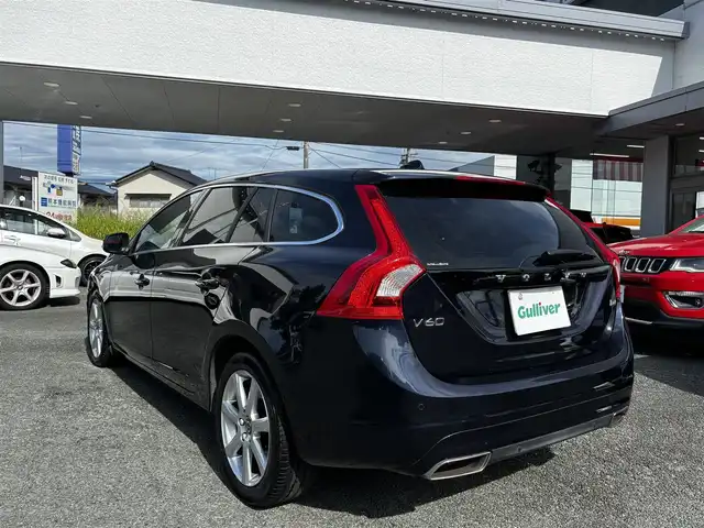 ボルボ Ｖ６０ D4 SE 熊本県 2018(平30)年 5.2万km マジックブルーマイカ ワンオーナー/純正ナビ/【ワンセグTV/Bluetooth/CD/DVD/AUX】/バックカメラ/衝突軽減ブレーキ/クルーズコントロール/ブラインドスポットモニター/レーンアシスト/コーナーセンサー/パドルシフト/前席パワーシート/前席シートヒーター/前後ドライブレコーダー/純正17インチAW/ETC/電子パーキング/プッシュスタート