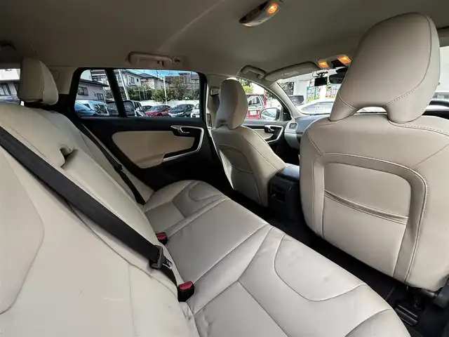ボルボ Ｖ６０ D4 SE 熊本県 2018(平30)年 5.2万km マジックブルーマイカ ワンオーナー/純正ナビ/【ワンセグTV/Bluetooth/CD/DVD/AUX】/バックカメラ/衝突軽減ブレーキ/クルーズコントロール/ブラインドスポットモニター/レーンアシスト/コーナーセンサー/パドルシフト/前席パワーシート/前席シートヒーター/前後ドライブレコーダー/純正17インチAW/ETC/電子パーキング/プッシュスタート