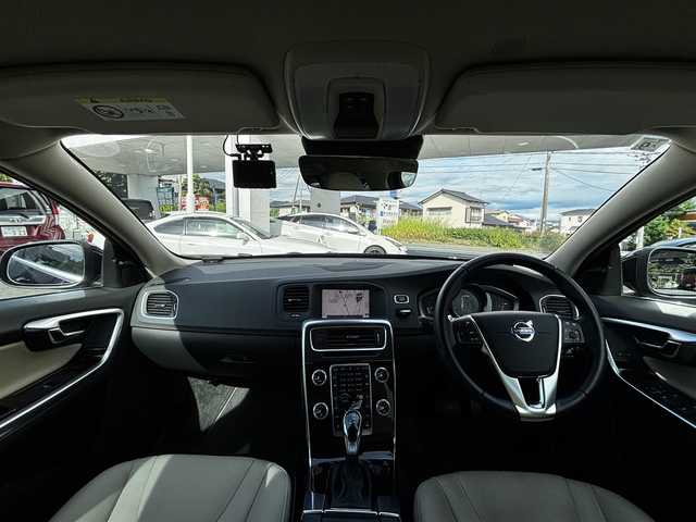 ボルボ Ｖ６０ D4 SE 熊本県 2018(平30)年 5.2万km マジックブルーマイカ ワンオーナー/純正ナビ/【ワンセグTV/Bluetooth/CD/DVD/AUX】/バックカメラ/衝突軽減ブレーキ/クルーズコントロール/ブラインドスポットモニター/レーンアシスト/コーナーセンサー/パドルシフト/前席パワーシート/前席シートヒーター/前後ドライブレコーダー/純正17インチAW/ETC/電子パーキング/プッシュスタート