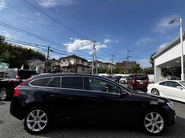 ボルボ Ｖ６０ D4 SE 熊本県 2018(平30)年 5.2万km マジックブルーマイカ ワンオーナー/純正ナビ/【ワンセグTV/Bluetooth/CD/DVD/AUX】/バックカメラ/衝突軽減ブレーキ/クルーズコントロール/ブラインドスポットモニター/レーンアシスト/コーナーセンサー/パドルシフト/前席パワーシート/前席シートヒーター/前後ドライブレコーダー/純正17インチAW/ETC/電子パーキング/プッシュスタート