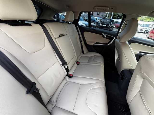 ボルボ Ｖ６０ D4 SE 熊本県 2018(平30)年 5.2万km マジックブルーマイカ ワンオーナー/純正ナビ/【ワンセグTV/Bluetooth/CD/DVD/AUX】/バックカメラ/衝突軽減ブレーキ/クルーズコントロール/ブラインドスポットモニター/レーンアシスト/コーナーセンサー/パドルシフト/前席パワーシート/前席シートヒーター/前後ドライブレコーダー/純正17インチAW/ETC/電子パーキング/プッシュスタート