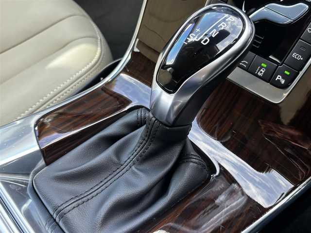 ボルボ Ｖ６０ D4 SE 熊本県 2018(平30)年 5.2万km マジックブルーマイカ ワンオーナー/純正ナビ/【ワンセグTV/Bluetooth/CD/DVD/AUX】/バックカメラ/衝突軽減ブレーキ/クルーズコントロール/ブラインドスポットモニター/レーンアシスト/コーナーセンサー/パドルシフト/前席パワーシート/前席シートヒーター/前後ドライブレコーダー/純正17インチAW/ETC/電子パーキング/プッシュスタート