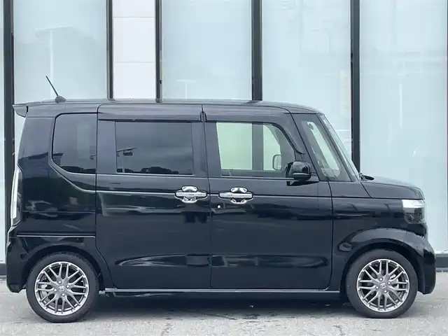 ホンダ Ｎ ＢＯＸ カスタム ターボ 大阪府 2025(令7)年 0.5万km クリスタルブラックパール ホンダセンシング/純正コネクトナビ　/　　　フルセグTV/Bluetooth　/両側パワースライドドア　/追従型クルーズコントロール/パドルシフト/シートヒーター　/ETC　/前後ドライブレコーダー/前後コーナーセンサー　　/LEDヘッドライト
