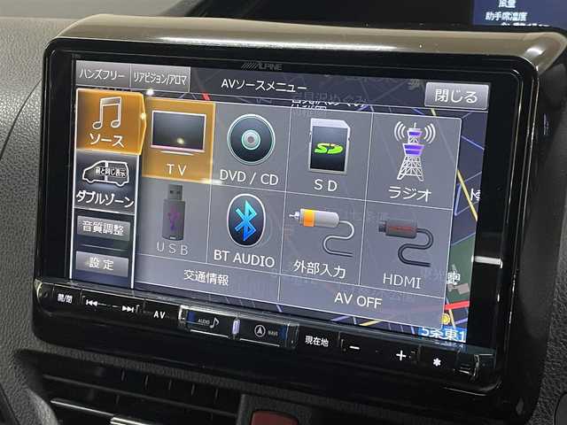 トヨタ ノア Si ダブルバイビー 道央・札幌 2017(平29)年 7.4万km ホワイトパールクリスタルシャイン ワンオーナー/4WD/アルパイン9インチメモリーナビ/CD/DVD/BT/SD/フルセグTV/アルパインフリップダウンモニター/純正16インチAW/Toyota Safety Sense C/クルーズコントロール/両側パワースライドドア/アイドリングストップ/ステアリングリモコン/バックカメラ/革調シートカバー/オートハイビーム/LEDヘッドライト/フォグライト/純正エンジンスターター/スマートキー×2/ビルトインETC/プッシュスタート/ドアバイザー/フロアマット/社外15AW付スタッドレス積込/　195/65/15 2022年製　5mm/保証書/取扱説明書