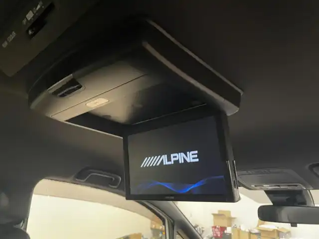 トヨタ ノア Si ダブルバイビー 道央・札幌 2017(平29)年 7.4万km ホワイトパールクリスタルシャイン ワンオーナー/4WD/アルパイン9インチメモリーナビ/CD/DVD/BT/SD/フルセグTV/アルパインフリップダウンモニター/純正16インチAW/Toyota Safety Sense C/クルーズコントロール/両側パワースライドドア/アイドリングストップ/ステアリングリモコン/バックカメラ/革調シートカバー/オートハイビーム/LEDヘッドライト/フォグライト/純正エンジンスターター/スマートキー×2/ビルトインETC/プッシュスタート/ドアバイザー/フロアマット/社外15AW付スタッドレス積込/　195/65/15 2022年製　5mm/保証書/取扱説明書