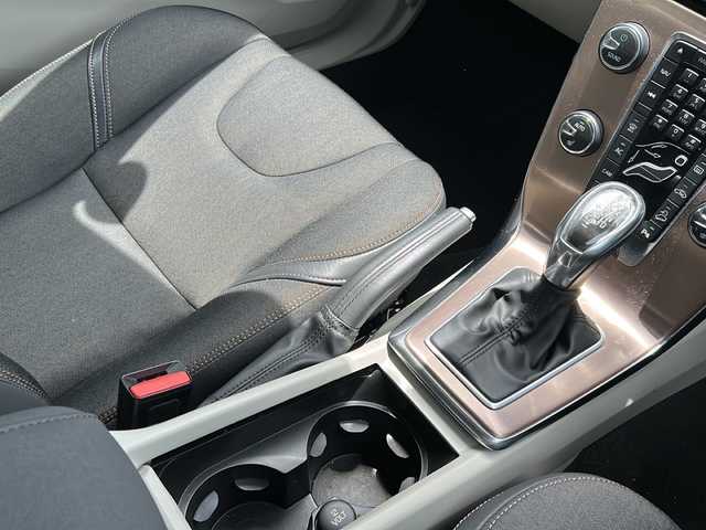 ボルボ Ｖ４０ クロスカントリー T5 AWD 福島県 2013(平25)年 6.3万km エレクトリックシルバーメタリック ４ＷＤ/純正メモリナビ＆フルセグＴＶ/（ＵＳＢ＆ＢＴ）/衝突軽減ブレーキ/クルーズコントロール/レーンキープアシスト/ＥＴＣ/純正１７inアルミホイール/オートライト/ＨＩＤライト/電動格納ミラー/スマートキー/プッシュスタート/Ｗ＋サイドエアバッグ/ＡＢＳ/フロアマット/新車保証書