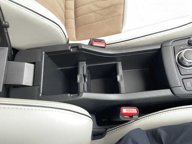 マツダ ＣＸ－３ 15S アーバンドレッサー 秋田県 2025(令7)年 0.5万km プラチナクォーツメタリック 特別仕様車/ワンオーナー/Bluetooth/Ａｐｐｌｅ　ＣａｒＰｌａｙ/フルセグTV/全周囲カメラ/専用レザーシート/シートヒーター/ハンドルヒーター/純正１８インチアルミ/コーナーセンサー/LEDヘッドライト/オートワイパー/レーンキープ/HUD/BSM/ETC