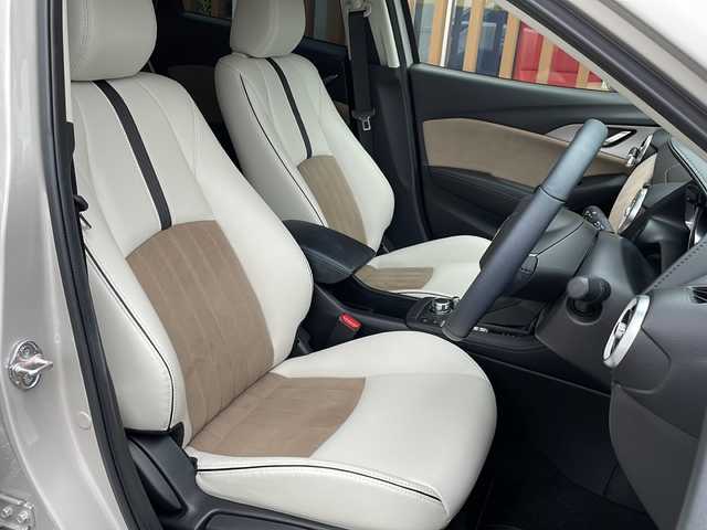 マツダ ＣＸ－３ 15S アーバンドレッサー 秋田県 2025(令7)年 0.5万km プラチナクォーツメタリック 特別仕様車/ワンオーナー/Bluetooth/Ａｐｐｌｅ　ＣａｒＰｌａｙ/フルセグTV/全周囲カメラ/専用レザーシート/シートヒーター/ハンドルヒーター/純正１８インチアルミ/コーナーセンサー/LEDヘッドライト/オートワイパー/レーンキープ/HUD/BSM/ETC