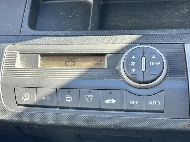 ホンダ フリード Gエアロ 鳥取県 2011(平23)年 15万km アラバスターシルバーメタリック 社外１５インチアルミ/純正メモリナビ/バックカメラ/ワンセグＴＶ　ＳＤ　ＣＤ/フロマアット/ドアバイザー/キーレス/リヤスポイラー