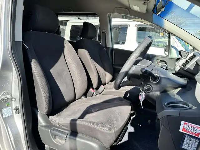 ホンダ フリード Gエアロ 鳥取県 2011(平23)年 15万km アラバスターシルバーメタリック 社外１５インチアルミ/純正メモリナビ/バックカメラ/ワンセグＴＶ　ＳＤ　ＣＤ/フロマアット/ドアバイザー/キーレス/リヤスポイラー