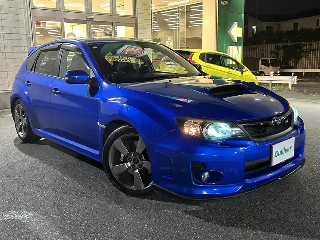 スバル インプレッサ ＷＲＸ STI A－Line 埼玉県 2011(平23)年 7.3万km WRブルーマイカ 社外ナビ　MDV-727DT/（フルセグTV/CD/DVD/BT/USB/SD/AM/FM）/ＥＴＣ/STI革シート/Carrozzeriaスピーカー/STIキャリパー/クルーズコントロール/運転席シートヒーター/運転席パワーシート/アルミペダル/パドルシフト/ステアリングスイッチ/ＨＩＤヘッドライト/フォグランプ/トノカバー/ドライブモードセレクト/純正フロアマット/プッシュスタート/電動格納ミラー/ウィンカーーミラー/スマートキー/スペアキー×1/純正ドアバイザー/スタッドレスタイヤ4本車載/社外235/45/17インチAW4本車載/車両/ナビ取扱説明書/保証書