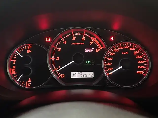 スバル インプレッサ ＷＲＸ STI A－Line 埼玉県 2011(平23)年 7.3万km WRブルーマイカ 社外ナビ　MDV-727DT/（フルセグTV/CD/DVD/BT/USB/SD/AM/FM）/ＥＴＣ/STI革シート/Carrozzeriaスピーカー/STIキャリパー/クルーズコントロール/運転席シートヒーター/運転席パワーシート/アルミペダル/パドルシフト/ステアリングスイッチ/ＨＩＤヘッドライト/フォグランプ/トノカバー/ドライブモードセレクト/純正フロアマット/プッシュスタート/電動格納ミラー/ウィンカーーミラー/スマートキー/スペアキー×1/純正ドアバイザー/スタッドレスタイヤ4本車載/社外235/45/17インチAW4本車載/車両/ナビ取扱説明書/保証書