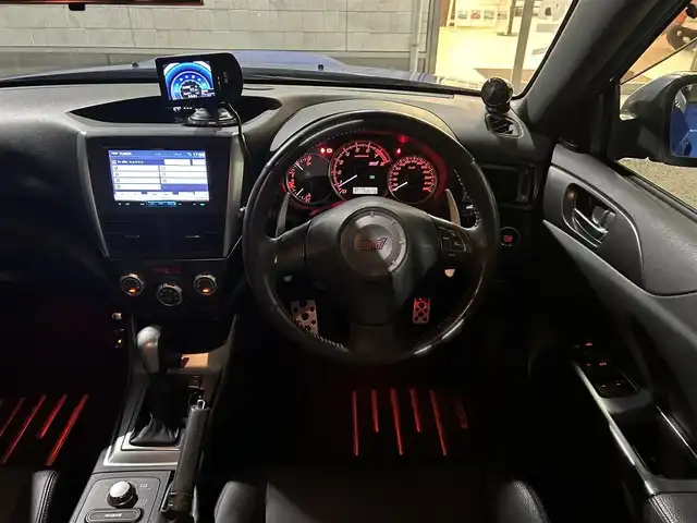 スバル インプレッサ ＷＲＸ STI A－Line 埼玉県 2011(平23)年 7.3万km WRブルーマイカ 社外ナビ　MDV-727DT/（フルセグTV/CD/DVD/BT/USB/SD/AM/FM）/ＥＴＣ/STI革シート/Carrozzeriaスピーカー/STIキャリパー/クルーズコントロール/運転席シートヒーター/運転席パワーシート/アルミペダル/パドルシフト/ステアリングスイッチ/ＨＩＤヘッドライト/フォグランプ/トノカバー/ドライブモードセレクト/純正フロアマット/プッシュスタート/電動格納ミラー/ウィンカーーミラー/スマートキー/スペアキー×1/純正ドアバイザー/スタッドレスタイヤ4本車載/社外235/45/17インチAW4本車載/車両/ナビ取扱説明書/保証書