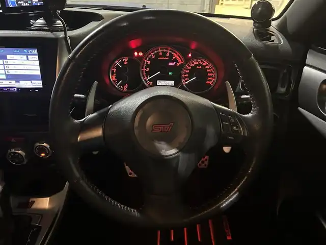 スバル インプレッサ ＷＲＸ STI A－Line 埼玉県 2011(平23)年 7.3万km WRブルーマイカ 社外ナビ　MDV-727DT/（フルセグTV/CD/DVD/BT/USB/SD/AM/FM）/ＥＴＣ/STI革シート/Carrozzeriaスピーカー/STIキャリパー/クルーズコントロール/運転席シートヒーター/運転席パワーシート/アルミペダル/パドルシフト/ステアリングスイッチ/ＨＩＤヘッドライト/フォグランプ/トノカバー/ドライブモードセレクト/純正フロアマット/プッシュスタート/電動格納ミラー/ウィンカーーミラー/スマートキー/スペアキー×1/純正ドアバイザー/スタッドレスタイヤ4本車載/社外235/45/17インチAW4本車載/車両/ナビ取扱説明書/保証書