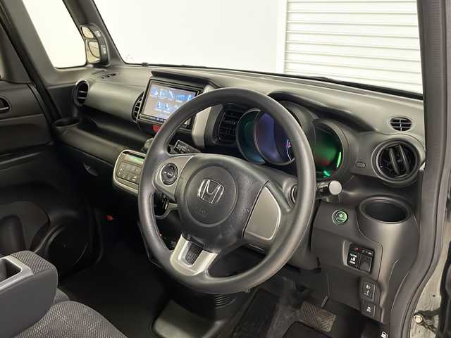 ホンダ Ｎ ＢＯＸ G Lパッケージ 熊本県 2016(平28)年 7万km ブリティッシュグリーンP 社外SDナビ（フルセグ、ラジオ、BT、CD、DVD、SD）/ETC/バックカメラ/片側パワスラ/ハロゲンライト/ベンチシート/スマートキー/プッシュスタート/フロアマット/ドアバイザー/リアサンシェード/横滑り防止