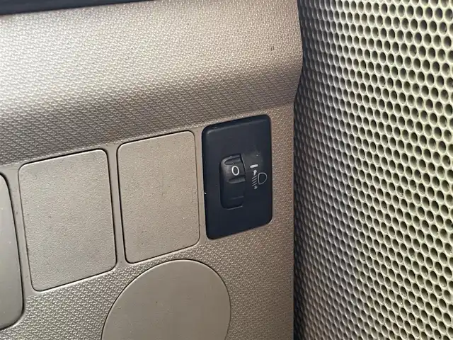 ダイハツ ムーヴ L 道央・札幌 2011(平23)年 15.7万km パールホワイトⅢ ・4WD/・社外オーディオ/・CD・ＦＭ・ＡＭ・ＭＤ・ＡＵＸ/・ETC/・純正フロアマット/・電動格納ミラー/・ベンチシート/・ヘッドライトレベライザー/・バニティミラー/・保証書/・取扱説明書