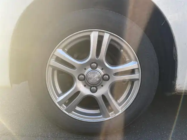 ダイハツ ムーヴ L 道央・札幌 2011(平23)年 15.7万km パールホワイトⅢ ・4WD/・社外オーディオ/・CD・ＦＭ・ＡＭ・ＭＤ・ＡＵＸ/・ETC/・純正フロアマット/・電動格納ミラー/・ベンチシート/・ヘッドライトレベライザー/・バニティミラー/・保証書/・取扱説明書