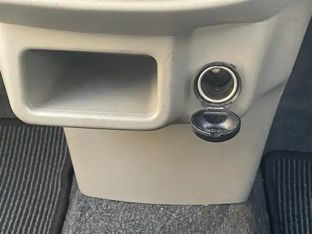 ダイハツ ムーヴ L 道央・札幌 2011(平23)年 15.7万km パールホワイトⅢ ・4WD/・社外オーディオ/・CD・ＦＭ・ＡＭ・ＭＤ・ＡＵＸ/・ETC/・純正フロアマット/・電動格納ミラー/・ベンチシート/・ヘッドライトレベライザー/・バニティミラー/・保証書/・取扱説明書