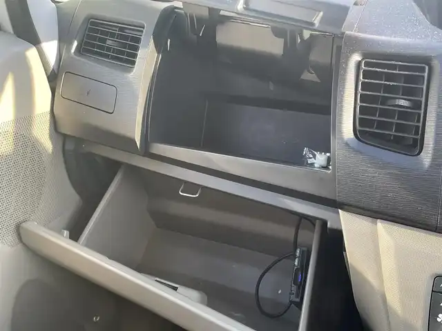 ダイハツ ムーヴ L 道央・札幌 2011(平23)年 15.7万km パールホワイトⅢ ・4WD/・社外オーディオ/・CD・ＦＭ・ＡＭ・ＭＤ・ＡＵＸ/・ETC/・純正フロアマット/・電動格納ミラー/・ベンチシート/・ヘッドライトレベライザー/・バニティミラー/・保証書/・取扱説明書