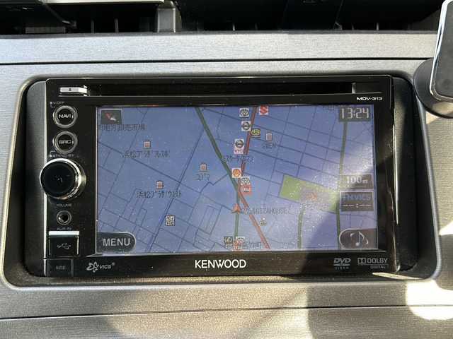 トヨタ プリウス S 静岡県 2013(平25)年 9.7万km ブラック 【主要装備】/・ナビ　/・スマートキー　/・クルーズコントロール　/・オートライト　/・プッシュスタート　/・ワンセグテレビ　/・スペアキー有　/・社外１８インチアルミホイール　/・ステアリングスイッチ　/・オートエアコン