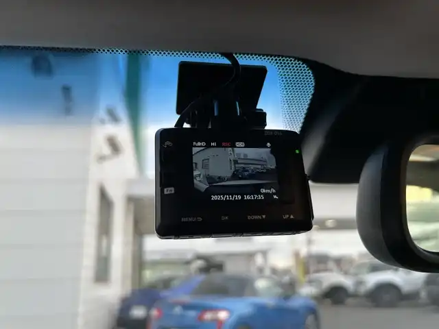 レクサス ＩＳ 250C バージョンL 広島県 2009(平21)年 12.8万km ホワイトパールクリスタルシャイン 電動オープン/純正HDDナビ/純正CD/MD/DVD/MSV/バックカメラ/純正USB/AUX端子/黒レザーシート/前席シートヒーター/前席パワーシート/【メモリー機能付き】/ウッドコンビステア/パドルシフト/社外17インチアルミ/クルーズコントロール/スマートキー/HIDライト/ドライブレコーダー/電動格納ウィンカーミラー/ETC/保証書/取扱説明書/ナビ取扱説明書/純正フロアマット