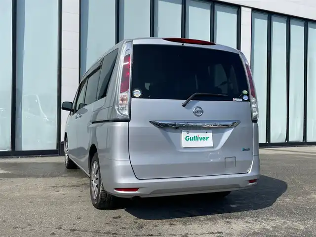 日産 セレナ 20X 大阪府 2012(平24)年 10.3万km ブリリアントシルバー 純正ナビ　/バックカメラ　/  フルセグＴＶ/ETC/USB/CD/DVD/AUX /前後ドライブレコーダー /両側電動パワースライド /後席用モニター /社外フロアマット /ハロゲンライト /アイドリングストップ/プッシュスタート/純正15インチアルミホイール/スマートキー