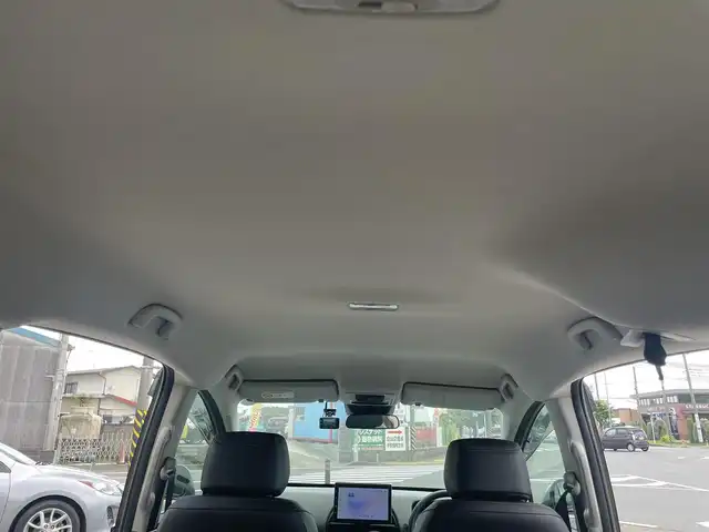 ホンダ フリード ハイブリット e:HEV クロスター 神奈川県 2025(令7)年 0.3万km ベージュＭ 安全機能装置/・衝突軽減システム/・横滑り防止装置/・レーンキープアシスト/・パーキングアシスト/・ブラインドスポットインフォメーション/アダプティブクルーズコントロール/両側パワースライドドア/社外オーディオディズプレイ/（FM／AM／BT／AppleCarPlay／AndroidAuto）/LEDヘッドライト/オートライト/フォグランプ/バックカメラ/ビルトインETC/スマートキーｘ２本/ドライブレコーダー前後/純正ＡＷ１６インチ/カーテンエアバッグ/フロアマット（社外）/保証書/取扱説明書
