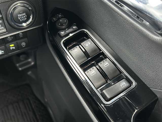 ダイハツ タント カスタム X スタイルセレクション 三重県 2021(令3)年 2.8万km ブラックマイカメタリック 純正ナビ/両側パワースライドドア/前席シートヒーター/スペアキー/USB給電ポート/ウィンカーミラー/レーンキープアシスト/衝突軽減ブレーキ/コーナーセンサー/オートライト/LEDヘッドライト/シートリフター/ハーフレザーシート/ステアリングリモコン/サイド・リアスポイラー/リヤサンシェード/アイドリングストップ/電動格納ミラー/禁煙車