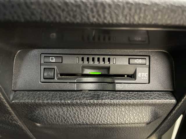 トヨタ ノア G 鹿児島県 2018(平30)年 8万km ホワイトパールクリスタルシャイン 純正ナビ/（CD/DVD/Bluetooth/フルセグ）/クルーズコントロール/片側パワースライドドア/プリクラッシュセーフティ/レーンキープアシスト/シートヒーター/ドラレコ付きデジタルインナーミラー/ETC/シートバックテーブル/オートライト/保証書/取扱説明書