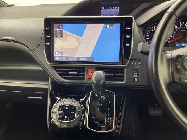 トヨタ ノア G 鹿児島県 2018(平30)年 8万km ホワイトパールクリスタルシャイン 純正ナビ/（CD/DVD/Bluetooth/フルセグ）/クルーズコントロール/片側パワースライドドア/プリクラッシュセーフティ/レーンキープアシスト/シートヒーター/ドラレコ付きデジタルインナーミラー/ETC/シートバックテーブル/オートライト/保証書/取扱説明書