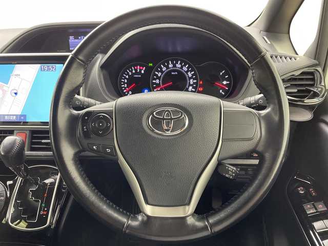 トヨタ ノア G 鹿児島県 2018(平30)年 8万km ホワイトパールクリスタルシャイン 純正ナビ/（CD/DVD/Bluetooth/フルセグ）/クルーズコントロール/片側パワースライドドア/プリクラッシュセーフティ/レーンキープアシスト/シートヒーター/ドラレコ付きデジタルインナーミラー/ETC/シートバックテーブル/オートライト/保証書/取扱説明書