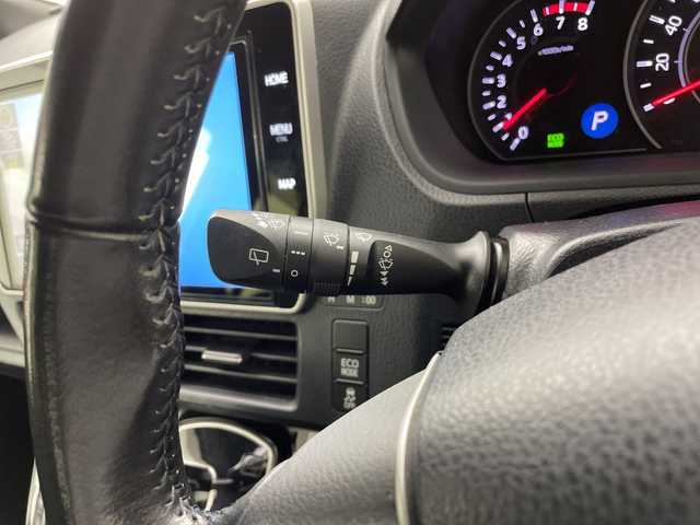 トヨタ ノア G 鹿児島県 2018(平30)年 8万km ホワイトパールクリスタルシャイン 純正ナビ/（CD/DVD/Bluetooth/フルセグ）/クルーズコントロール/片側パワースライドドア/プリクラッシュセーフティ/レーンキープアシスト/シートヒーター/ドラレコ付きデジタルインナーミラー/ETC/シートバックテーブル/オートライト/保証書/取扱説明書