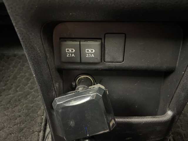 トヨタ ノア G 鹿児島県 2018(平30)年 8万km ホワイトパールクリスタルシャイン 純正ナビ/（CD/DVD/Bluetooth/フルセグ）/クルーズコントロール/片側パワースライドドア/プリクラッシュセーフティ/レーンキープアシスト/シートヒーター/ドラレコ付きデジタルインナーミラー/ETC/シートバックテーブル/オートライト/保証書/取扱説明書