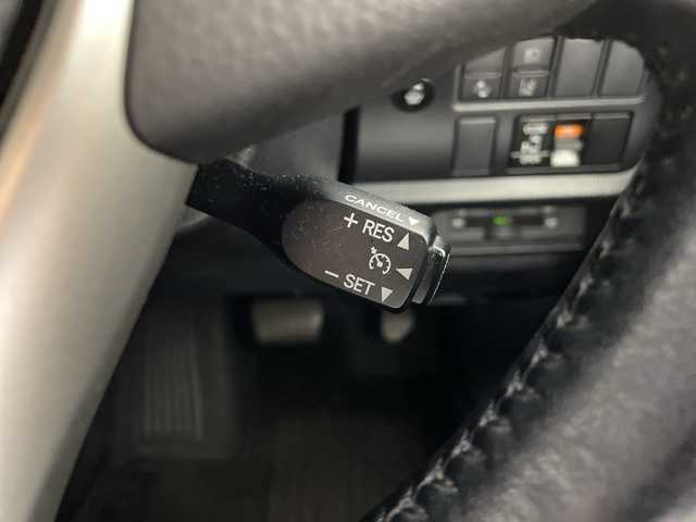 トヨタ ノア G 鹿児島県 2018(平30)年 8万km ホワイトパールクリスタルシャイン 純正ナビ/（CD/DVD/Bluetooth/フルセグ）/クルーズコントロール/片側パワースライドドア/プリクラッシュセーフティ/レーンキープアシスト/シートヒーター/ドラレコ付きデジタルインナーミラー/ETC/シートバックテーブル/オートライト/保証書/取扱説明書