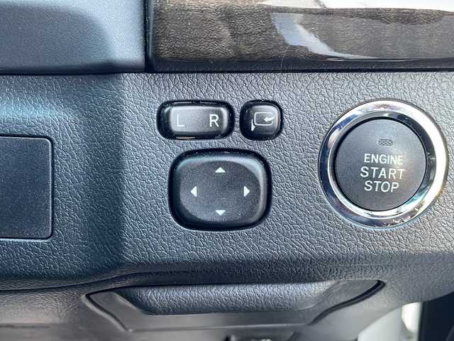 トヨタ マークＸ 250G 三重県 2014(平26)年 4.9万km ホワイトパールクリスタルシャイン 社外ナビ/バックカメラ/ＥＴＣ/パワーシート/スペアキー/ワンオーナー/ステアスイッチ/ＬＥＤオートライト/フォグランプ/電動格納ミラー/純正フロアマット/ドアバイザー/純正ＡＷ/禁煙車