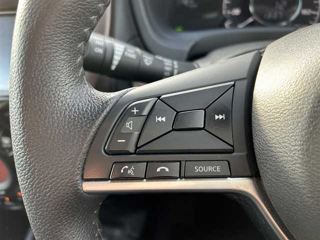 日産 ノート e－パワー メダリスト 宮城県 2018(平30)年 4.2万km ブリリアントホワイトパール インテリジェントアラウンドビューモニターセット/・踏み間違い衝突防止アシスト/・フロント＆バックソナー/・インテリジェントアラウンドビューモニター/・スマートルームミラー/＝＝＝/社外エアロ/インテリジェントエマージェンシーブレーキ/車線逸脱警報/純正ナビ（MM317D-W）/・CD/DVD/・Bluetooth/・フルセグTV/ETC/ドライブレコーダー/革巻きステアリング/ステアリングスイッチ/LEDヘッドランプ/フォグランプ/オートライト/スマートキー＆プッシュスタート/電動格納ミラー/社外17インチAW/車高調/ドアバイザー/フロアマット/Wエアバッグ