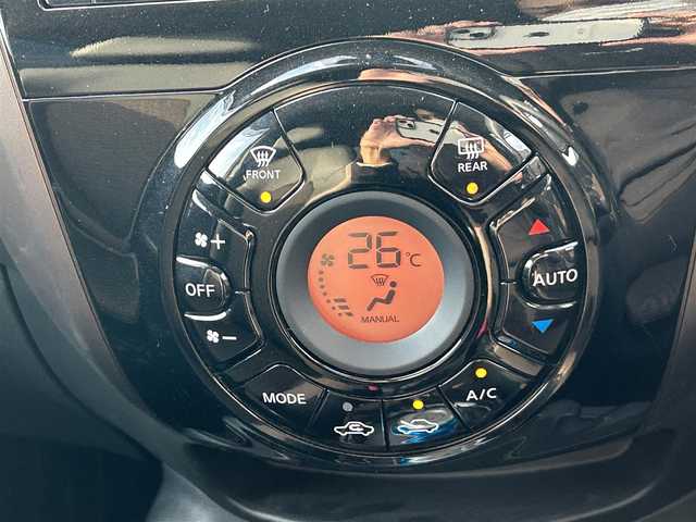 日産 ノート e－パワー メダリスト 宮城県 2018(平30)年 4.2万km ブリリアントホワイトパール インテリジェントアラウンドビューモニターセット/・踏み間違い衝突防止アシスト/・フロント＆バックソナー/・インテリジェントアラウンドビューモニター/・スマートルームミラー/＝＝＝/社外エアロ/インテリジェントエマージェンシーブレーキ/車線逸脱警報/純正ナビ（MM317D-W）/・CD/DVD/・Bluetooth/・フルセグTV/ETC/ドライブレコーダー/革巻きステアリング/ステアリングスイッチ/LEDヘッドランプ/フォグランプ/オートライト/スマートキー＆プッシュスタート/電動格納ミラー/社外17インチAW/車高調/ドアバイザー/フロアマット/Wエアバッグ