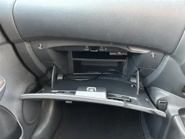 日産 ノート e－パワー メダリスト 宮城県 2018(平30)年 4.2万km ブリリアントホワイトパール インテリジェントアラウンドビューモニターセット/・踏み間違い衝突防止アシスト/・フロント＆バックソナー/・インテリジェントアラウンドビューモニター/・スマートルームミラー/＝＝＝/社外エアロ/インテリジェントエマージェンシーブレーキ/車線逸脱警報/純正ナビ（MM317D-W）/・CD/DVD/・Bluetooth/・フルセグTV/ETC/ドライブレコーダー/革巻きステアリング/ステアリングスイッチ/LEDヘッドランプ/フォグランプ/オートライト/スマートキー＆プッシュスタート/電動格納ミラー/社外17インチAW/車高調/ドアバイザー/フロアマット/Wエアバッグ