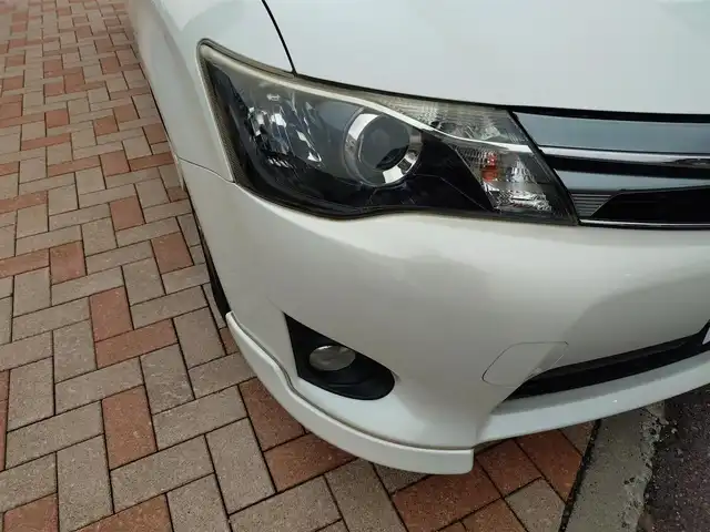 トヨタ カローラ フィールダー HV G エアロツアラー W×B 新潟県 2014(平26)年 10.1万km ホワイトパールクリスタルシャイン (株)IDOMが運営する【じしゃロン新潟店】の自社ローン専用車両になります。/こちらは現金またはオートローンご利用時の価格です。自社ローンご希望の方は別途その旨お申付け下さい/純正ナビ/FM/AM/CD視聴可能/ワンセグTV視聴可能(走行中視聴不可)/Bluetooth/AUX接続可能/バックカメラ/ETC/プッシュスタート/ハーフレザー/純正フロアマット/電動格納ウィンカーミラー/横滑り防止装置/ECO/EVモード/スマートキー