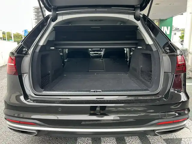 アウディ Ａ４ アバント 35TFSI アドバンスド 神奈川県 2021(令3)年 3.5万km 黒 純正ナビ/バックカメラ/全方位カメラ/クリアランスソナー/パドルシフト/クルーズコントロール/レザーシート/前席シートヒーター/前席パワーシート/メモリシート/パークアシスト/ETC2.0/ルーフレール/アイドリングストップ/社外フロアマット/純正AW/スマートキー/スペアキー×1/取扱説明書/保証書