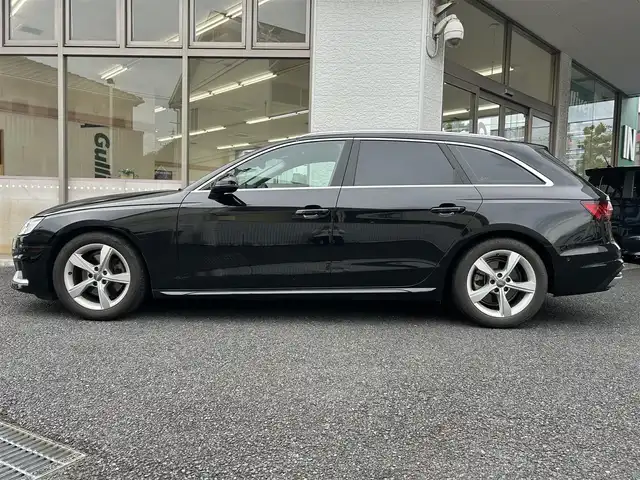 アウディ Ａ４ アバント 35TFSI アドバンスド 神奈川県 2021(令3)年 3.5万km 黒 純正ナビ/バックカメラ/全方位カメラ/クリアランスソナー/パドルシフト/クルーズコントロール/レザーシート/前席シートヒーター/前席パワーシート/メモリシート/パークアシスト/ETC2.0/ルーフレール/アイドリングストップ/社外フロアマット/純正AW/スマートキー/スペアキー×1/取扱説明書/保証書