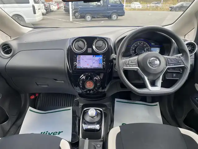 日産 ノート e－パワー X FOUR 青森県 2019(平31)年 11.9万km ブリリアントシルバー ４WD/純正ナビ/フルセグTV/CD/DVD/BT/バックカメラ/全周囲カメラ/デジタルインナーミラー/ETC/ドライブレコーダー/オートライト/LEDヘッドライト/衝突被害軽減システム/レーンアシスト/15インチ純正AW/純正フロアマット