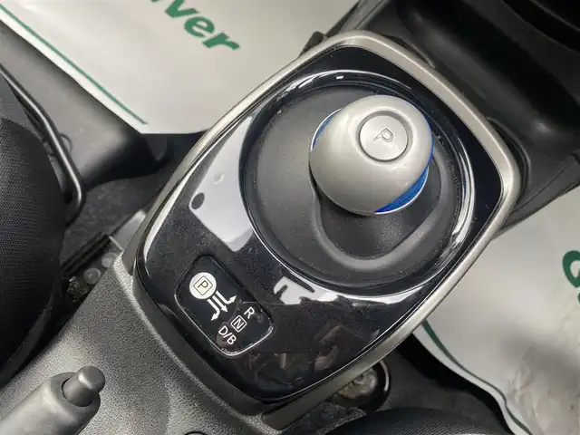 日産 ノート e－パワー X FOUR 青森県 2019(平31)年 11.9万km ブリリアントシルバー ４WD/純正ナビ/フルセグTV/CD/DVD/BT/バックカメラ/全周囲カメラ/デジタルインナーミラー/ETC/ドライブレコーダー/オートライト/LEDヘッドライト/衝突被害軽減システム/レーンアシスト/15インチ純正AW/純正フロアマット