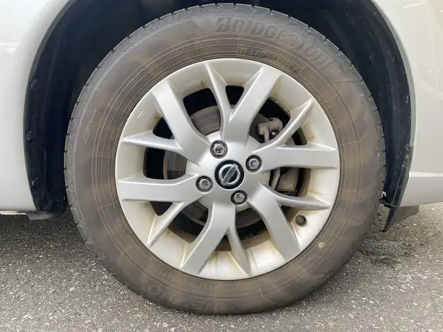 日産 ノート e－パワー X FOUR 青森県 2019(平31)年 11.9万km ブリリアントシルバー ４WD/純正ナビ/フルセグTV/CD/DVD/BT/バックカメラ/全周囲カメラ/デジタルインナーミラー/ETC/ドライブレコーダー/オートライト/LEDヘッドライト/衝突被害軽減システム/レーンアシスト/15インチ純正AW/純正フロアマット