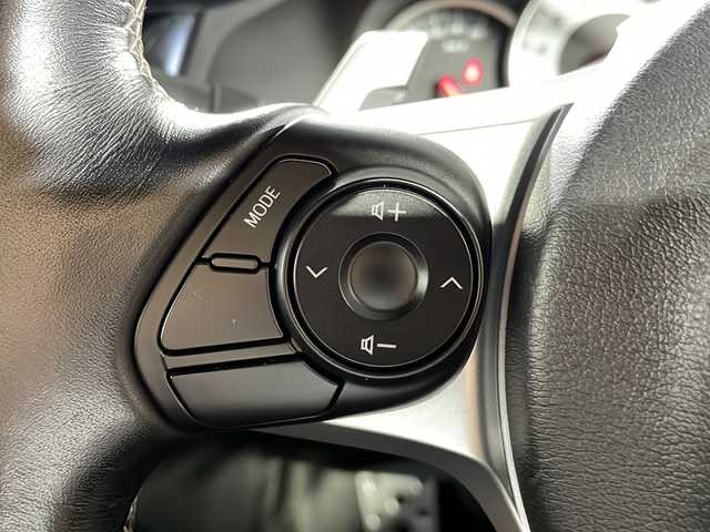 トヨタ ８６ GT 沖縄県 2018(平30)年 8.6万km クリスタルホワイトパール 禁煙車/ＴＲＤエアロ/（フロント／サイド／リアハーフ）/ＴＲＤフェンダーフィン/HKSマフラー/社外ナビ/（ＣＤ／ＤＶＤ／Ｂｌｕｅｔｏｏｔｈ／フルセグＴＶ）/バックカメラ/クルーズコントロール/ステアリングスイッチ/純正１７インアルミ/ＥＴＣ/コーナーセンサー/社外皮調シートカバー/保証書/取扱説明書
