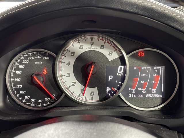 トヨタ ８６ GT 沖縄県 2018(平30)年 8.6万km クリスタルホワイトパール 禁煙車/ＴＲＤエアロ/（フロント／サイド／リアハーフ）/ＴＲＤフェンダーフィン/HKSマフラー/社外ナビ/（ＣＤ／ＤＶＤ／Ｂｌｕｅｔｏｏｔｈ／フルセグＴＶ）/バックカメラ/クルーズコントロール/ステアリングスイッチ/純正１７インアルミ/ＥＴＣ/コーナーセンサー/社外皮調シートカバー/保証書/取扱説明書