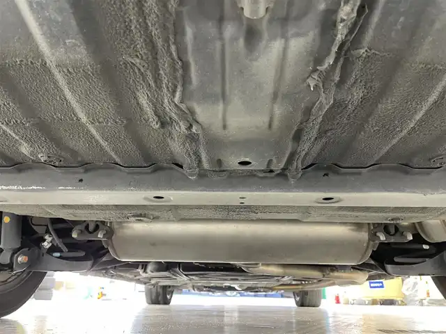 ホンダ オデッセイ ハイブリッド アブソルート・EXホンダセンジング 滋賀県 2018(平30)年 6.3万km プラチナホワイトパール 純正9インチナビ/【Bluetooth/USB/CD/DVD/フルセグTV/HDMI】/ハーフレザーシート/全方位カメラ/両側パワースライドドア/ホンダセンシング/・衝突軽減ブレーキ/・誤発進抑制機能/・歩行者事故低減ステアリング/・路外逸脱抑制機能/・渋滞追従機能付アダプティブクルーズコントロール/・LKAS〈車線維持支援システム〉/・先行車発進お知らせ機能/・標識認識機能/ブラインドスポットインフォメーション/LEDヘッドライト/クリアランスソナー/前後ドライブレコーダー/ビルトインETC2.0/電動パーキングブレーキ/オートブレーキホールド/D/Nパワーシート/D/Nシートヒーター/2列目オットマン/プッシュスタート/スマートキー/ステアリングリモコン